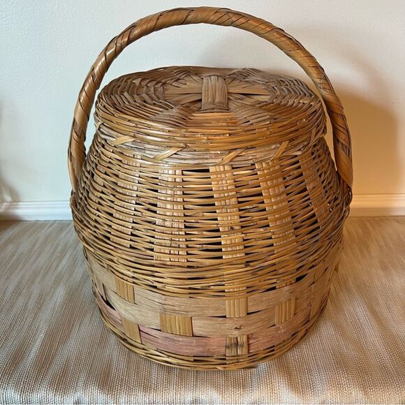 VINTAGE! Market Basket w/Handle and Lid - Picture 8 of 14